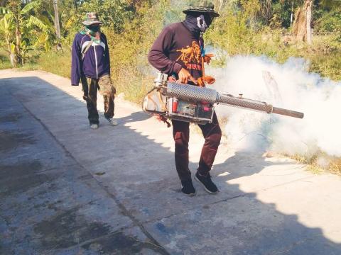 11 ธันวาคม 2566 ออกฉีดพ่นสารเคมีกำจัดยุงลาย