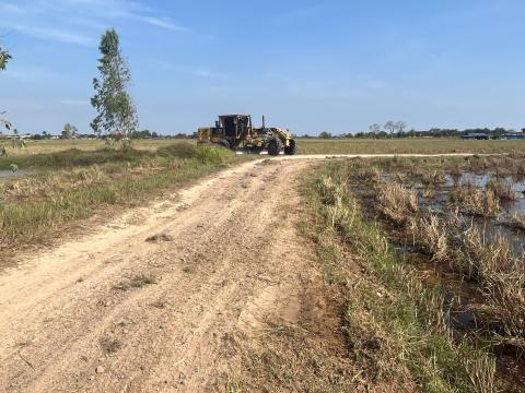 13 ธันวาคม 2566 โครงการปรับเกรดถนนภายในตำบล