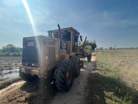 13 ธันวาคม 2566 โครงการปรับเกรดถนนภายในตำบล