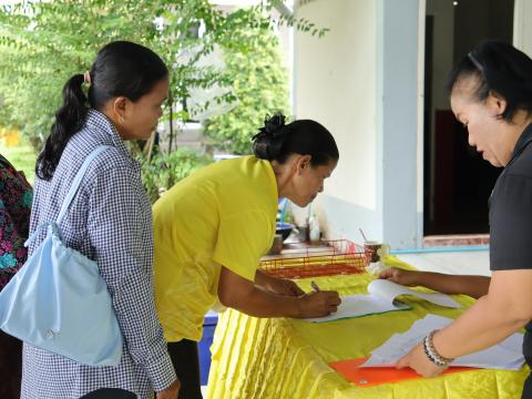 โครงการดวงตาสดใส ใส่ใจด้วยการมองเห็นด้วยแว่นตา