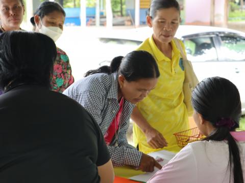 โครงการดวงตาสดใส ใส่ใจด้วยการมองเห็นด้วยแว่นตา