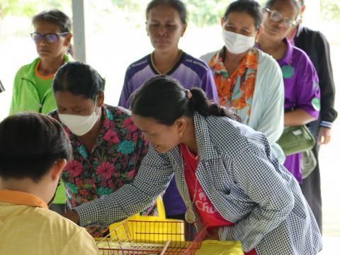 โครงการดวงตาสดใส ใส่ใจด้วยการมองเห็นด้วยแว่นตา