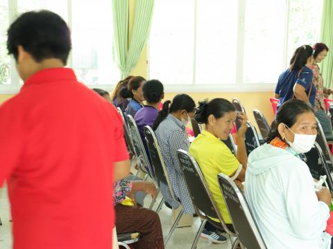 โครงการดวงตาสดใส ใส่ใจด้วยการมองเห็นด้วยแว่นตา