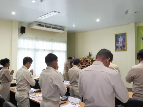 ประชุมสภาครั้งแรก