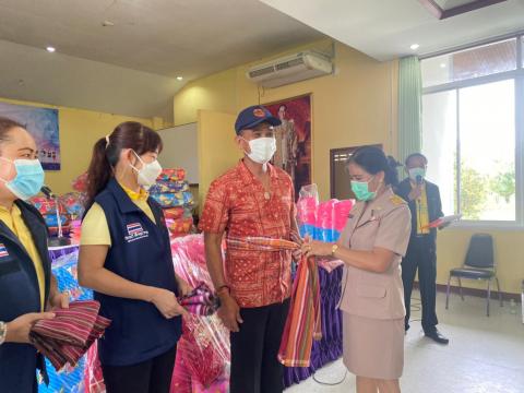 8 สิงหาคม 2565 มอบวัสดุอุปกรณ์ที่จำเป็นให้แกประชาชน