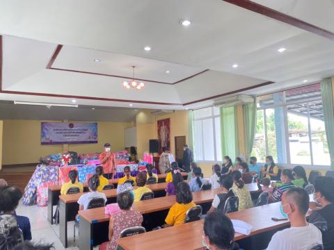 8 สิงหาคม 2565 มอบวัสดุอุปกรณ์ที่จำเป็นให้แกประชาชน