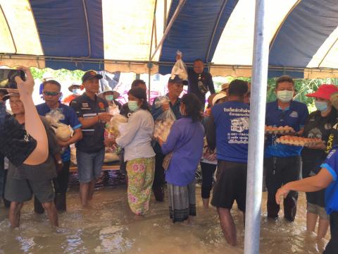 ตุลาคม 2565 องค์การบริหารส่วนตำบลทุ่งวัง ลงพื้นที่ช่วยน้ำท่วม