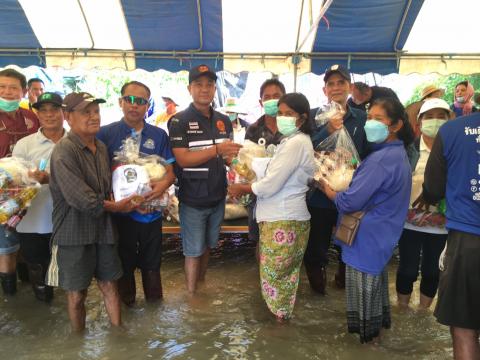 ตุลาคม 2565 องค์การบริหารส่วนตำบลทุ่งวัง ลงพื้นที่ช่วยน้ำท่วม