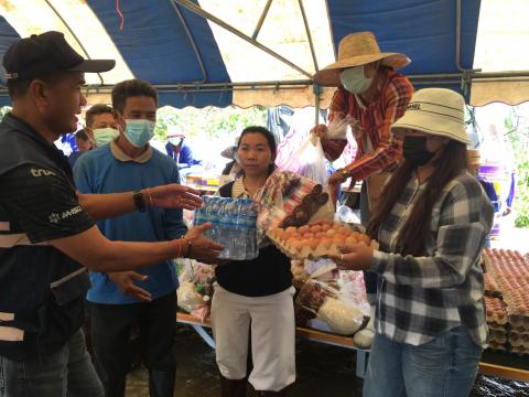 ตุลาคม 2565 องค์การบริหารส่วนตำบลทุ่งวัง ลงพื้นที่ช่วยน้ำท่วม