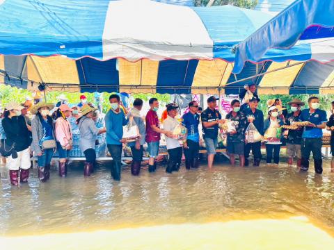 ตุลาคม 2565 องค์การบริหารส่วนตำบลทุ่งวัง ลงพื้นที่ช่วยน้ำท่วม