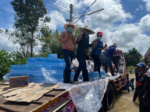 ตุลาคม 2565 องค์การบริหารส่วนตำบลทุ่งวัง ลงพื้นที่ช่วยน้ำท่วม