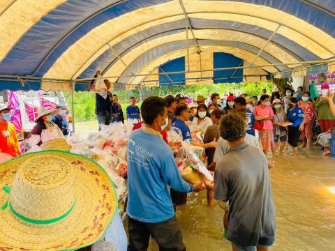 ตุลาคม 2565 องค์การบริหารส่วนตำบลทุ่งวัง ลงพื้นที่ช่วยน้ำท่วม