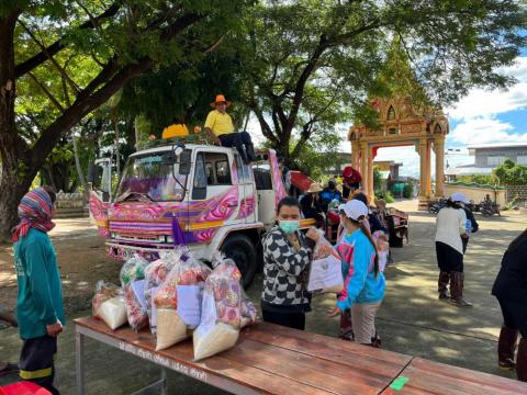 ตุลาคม 2565 องค์การบริหารส่วนตำบลทุ่งวัง ลงพื้นที่ช่วยน้ำท่วม