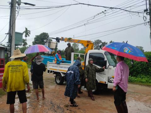 ตุลาคม 2565 องค์การบริหารส่วนตำบลทุ่งวัง ลงพื้นที่ช่วยน้ำท่วม