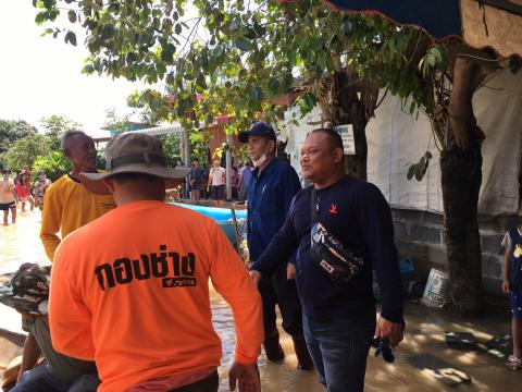 ตุลาคม 2565 องค์การบริหารส่วนตำบลทุ่งวัง ลงพื้นที่ช่วยน้ำท่วม