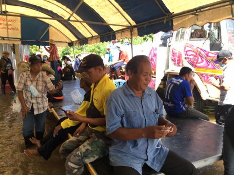 ตุลาคม 2565 องค์การบริหารส่วนตำบลทุ่งวัง ลงพื้นที่ช่วยน้ำท่วม