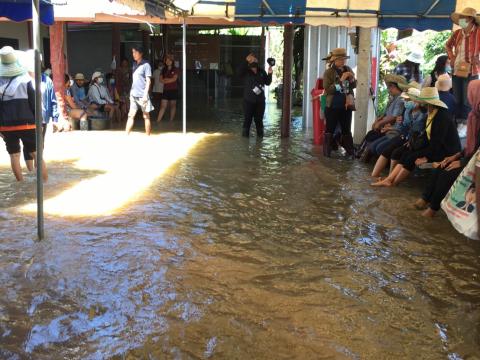 ตุลาคม 2565 องค์การบริหารส่วนตำบลทุ่งวัง ลงพื้นที่ช่วยน้ำท่วม