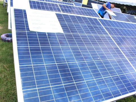 28 พฤศจิกายน 2565 รับมอบรถเข็นพลังงานแสงอาทิตย์