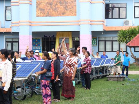 28 พฤศจิกายน 2565 รับมอบรถเข็นพลังงานแสงอาทิตย์