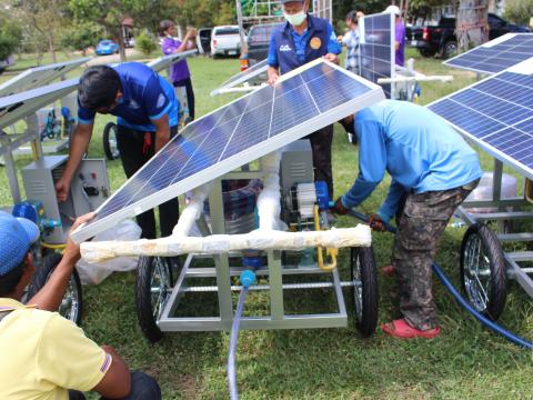 28 พฤศจิกายน 2565 รับมอบรถเข็นพลังงานแสงอาทิตย์