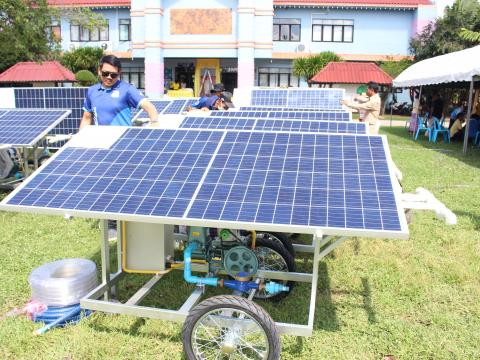 28 พฤศจิกายน 2565 รับมอบรถเข็นพลังงานแสงอาทิตย์