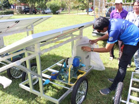 28 พฤศจิกายน 2565 รับมอบรถเข็นพลังงานแสงอาทิตย์