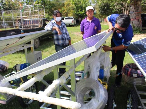 28 พฤศจิกายน 2565 รับมอบรถเข็นพลังงานแสงอาทิตย์