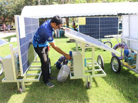 28 พฤศจิกายน 2565 รับมอบรถเข็นพลังงานแสงอาทิตย์