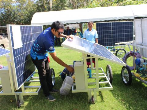 28 พฤศจิกายน 2565 รับมอบรถเข็นพลังงานแสงอาทิตย์