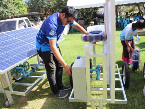 28 พฤศจิกายน 2565 รับมอบรถเข็นพลังงานแสงอาทิตย์