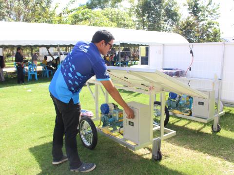 28 พฤศจิกายน 2565 รับมอบรถเข็นพลังงานแสงอาทิตย์