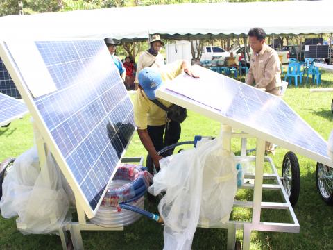 28 พฤศจิกายน 2565 รับมอบรถเข็นพลังงานแสงอาทิตย์