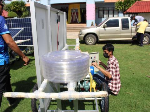 28 พฤศจิกายน 2565 รับมอบรถเข็นพลังงานแสงอาทิตย์