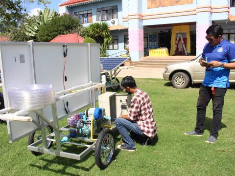 28 พฤศจิกายน 2565 รับมอบรถเข็นพลังงานแสงอาทิตย์