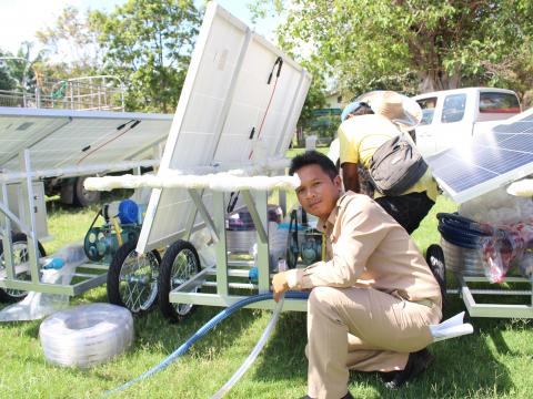 28 พฤศจิกายน 2565 รับมอบรถเข็นพลังงานแสงอาทิตย์