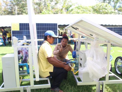 28 พฤศจิกายน 2565 รับมอบรถเข็นพลังงานแสงอาทิตย์