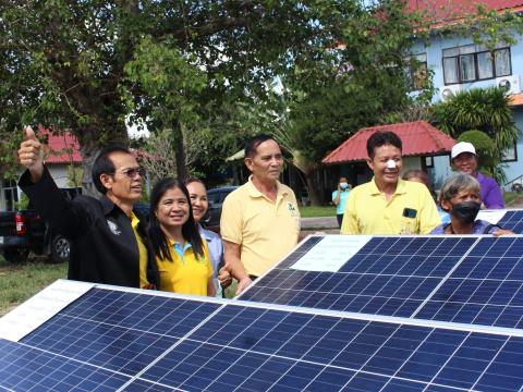 28 พฤศจิกายน 2565 รับมอบรถเข็นพลังงานแสงอาทิตย์