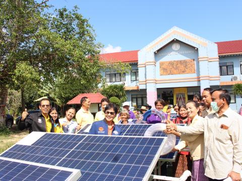 28 พฤศจิกายน 2565 รับมอบรถเข็นพลังงานแสงอาทิตย์