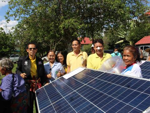 28 พฤศจิกายน 2565 รับมอบรถเข็นพลังงานแสงอาทิตย์