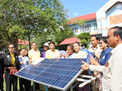 28 พฤศจิกายน 2565 รับมอบรถเข็นพลังงานแสงอาทิตย์