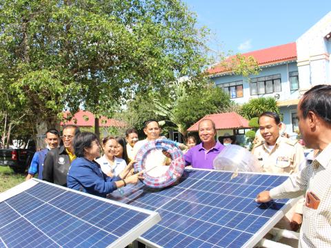 28 พฤศจิกายน 2565 รับมอบรถเข็นพลังงานแสงอาทิตย์