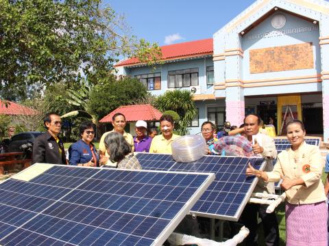 28 พฤศจิกายน 2565 รับมอบรถเข็นพลังงานแสงอาทิตย์