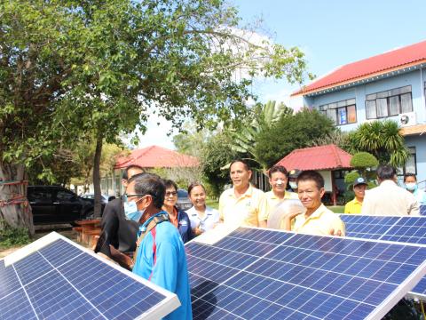 28 พฤศจิกายน 2565 รับมอบรถเข็นพลังงานแสงอาทิตย์