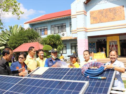 28 พฤศจิกายน 2565 รับมอบรถเข็นพลังงานแสงอาทิตย์