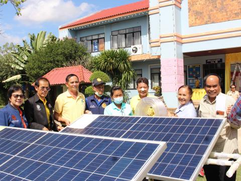 28 พฤศจิกายน 2565 รับมอบรถเข็นพลังงานแสงอาทิตย์