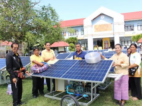 28 พฤศจิกายน 2565 รับมอบรถเข็นพลังงานแสงอาทิตย์