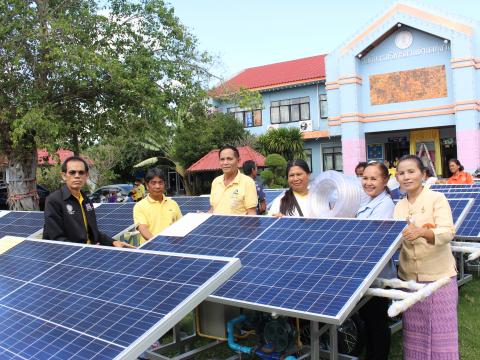 28 พฤศจิกายน 2565 รับมอบรถเข็นพลังงานแสงอาทิตย์