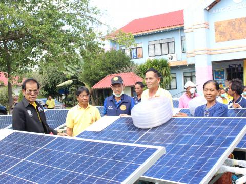 28 พฤศจิกายน 2565 รับมอบรถเข็นพลังงานแสงอาทิตย์