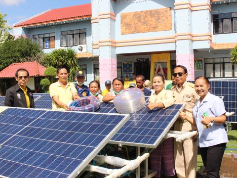 28 พฤศจิกายน 2565 รับมอบรถเข็นพลังงานแสงอาทิตย์