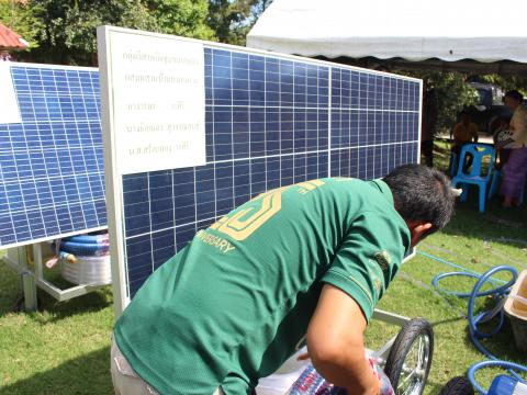 28 พฤศจิกายน 2565 รับมอบรถเข็นพลังงานแสงอาทิตย์